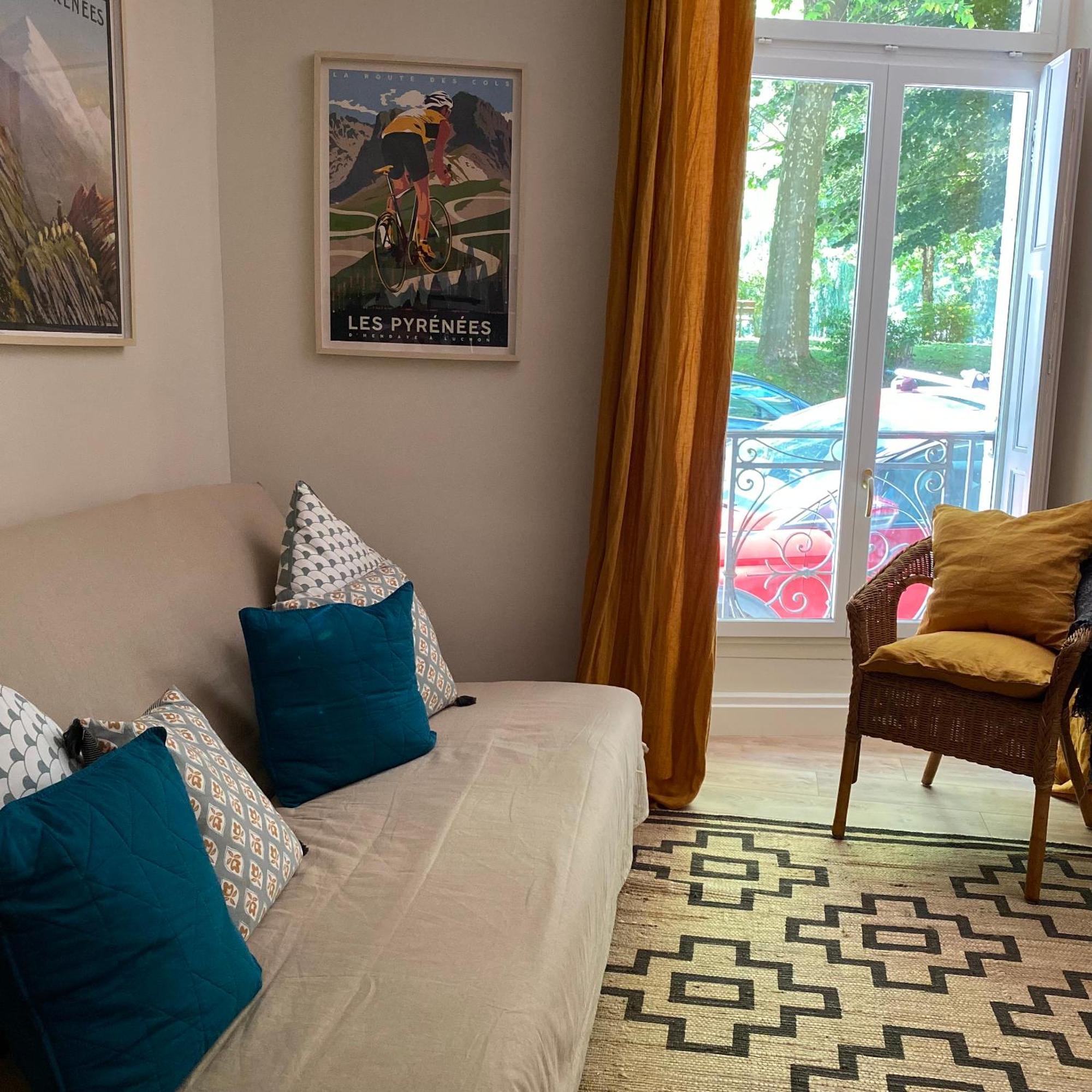 Fantastic Ground Floor Apartment Opposite Thermes Bagneres-de-Luchon Bagian luar foto